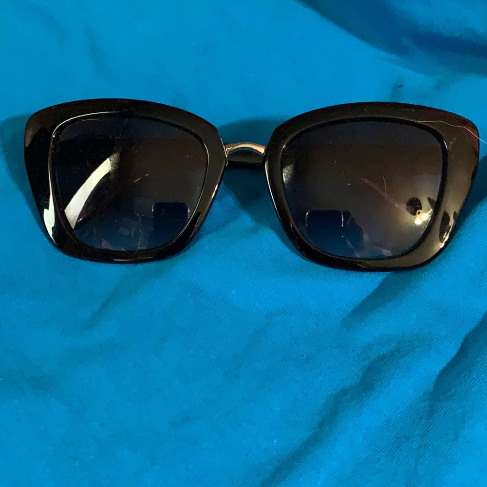 Juicy Couture Sunnies ☀️☀️☀️☀️